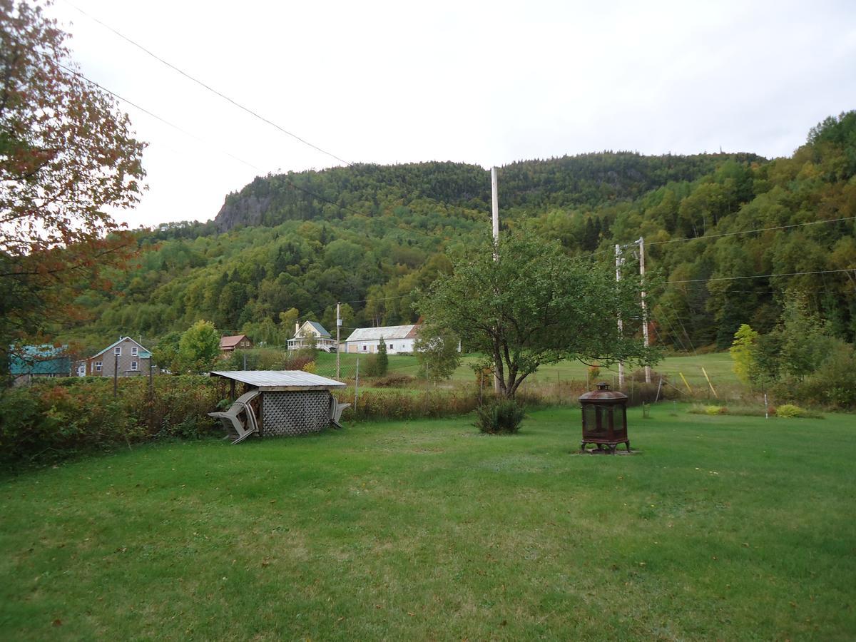 Chalet Saint-Thomas LʼAnse-Saint-Jean Exterior foto